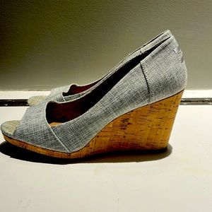 Size 10 Toms wedges